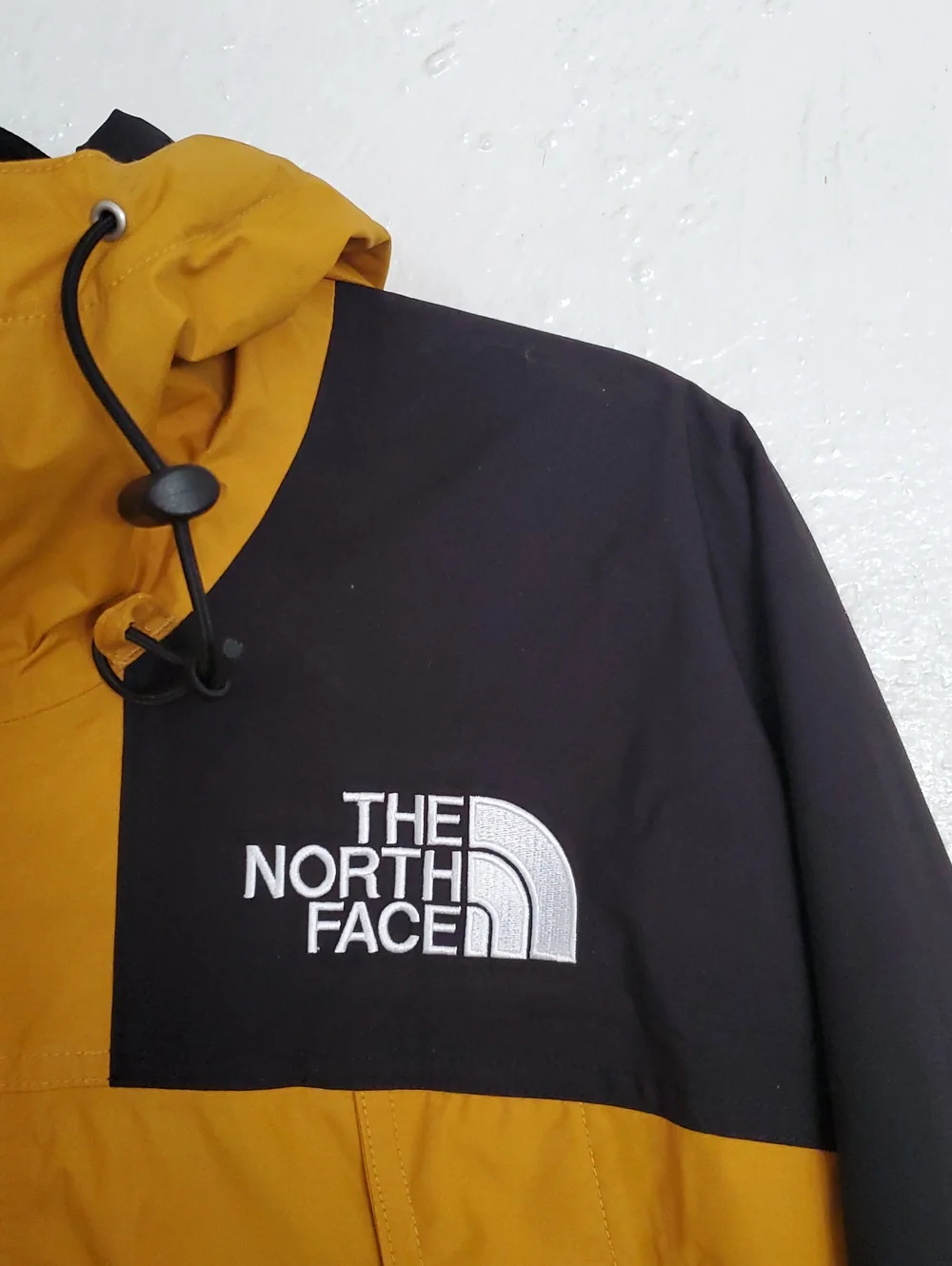The North Face K2RM Dryvent  Hooded Raincoat In Yellow and Black Mens M